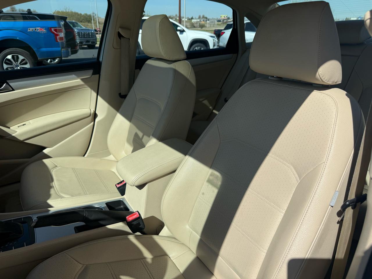 Volkswagen Passat 4dr Sdn 2.5L Auto SE 2013