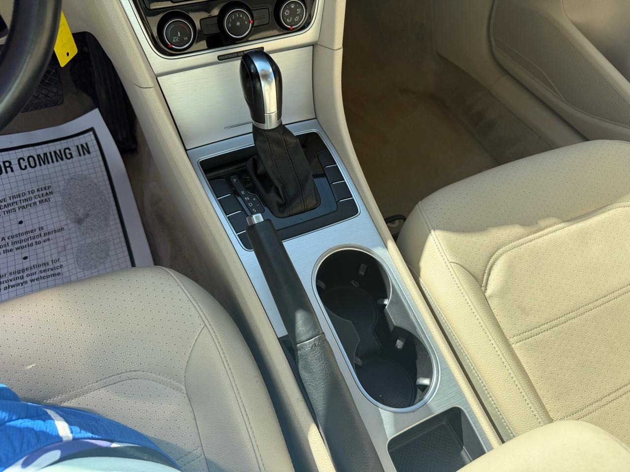 Volkswagen Passat 4dr Sdn 2.5L Auto SE 2013