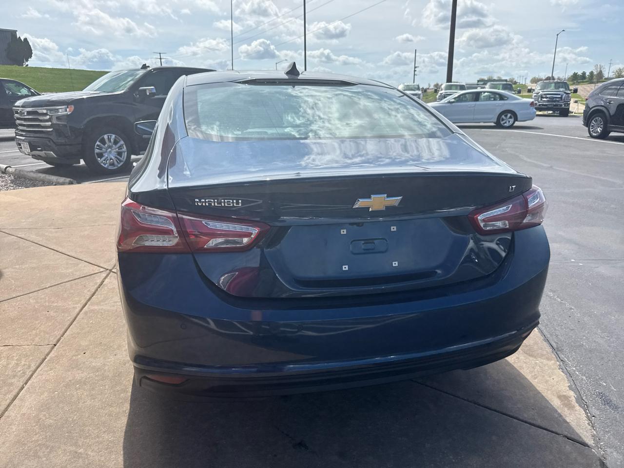 Chevrolet Malibu 4dr Sdn LT 2021