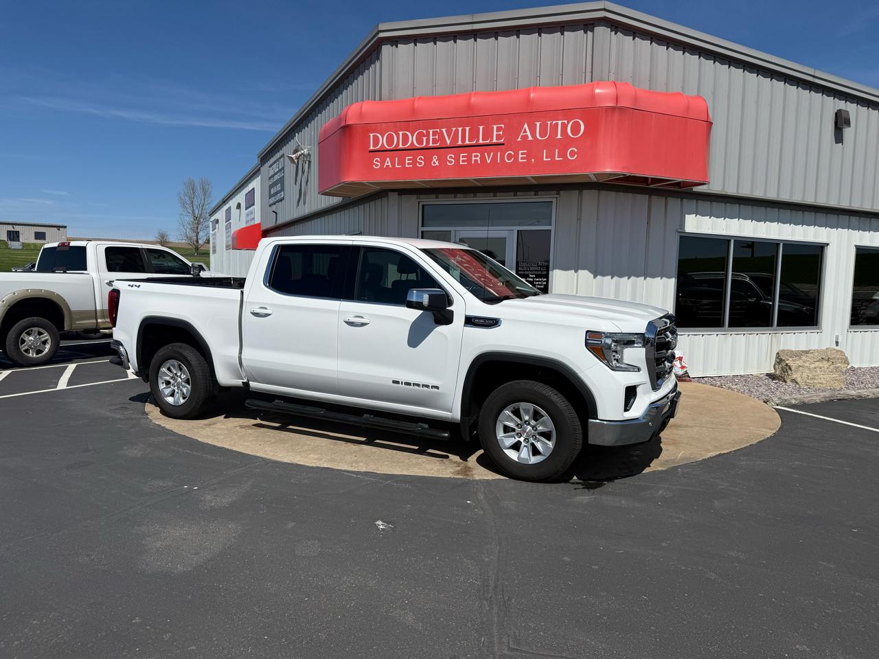 GMC Sierra 1500 Limited 4WD Crew Cab 147" SLE 2022