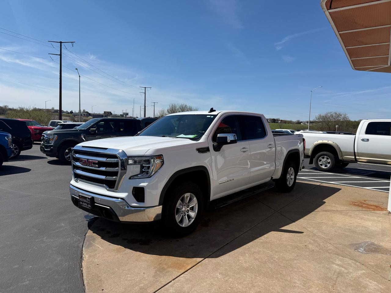 GMC Sierra 1500 Limited 4WD Crew Cab 147" SLE 2022
