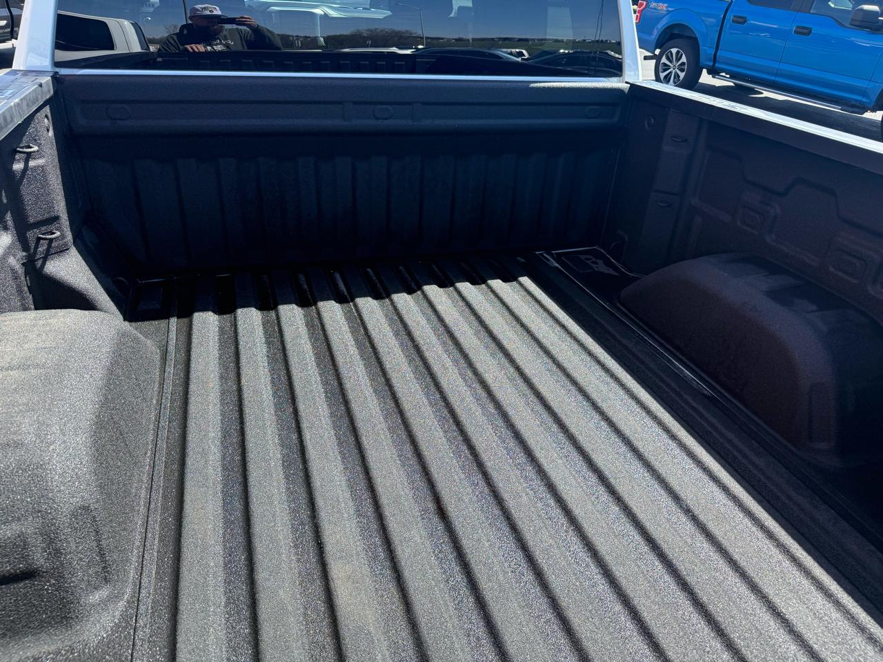 GMC Sierra 1500 Limited 4WD Crew Cab 147" SLE 2022