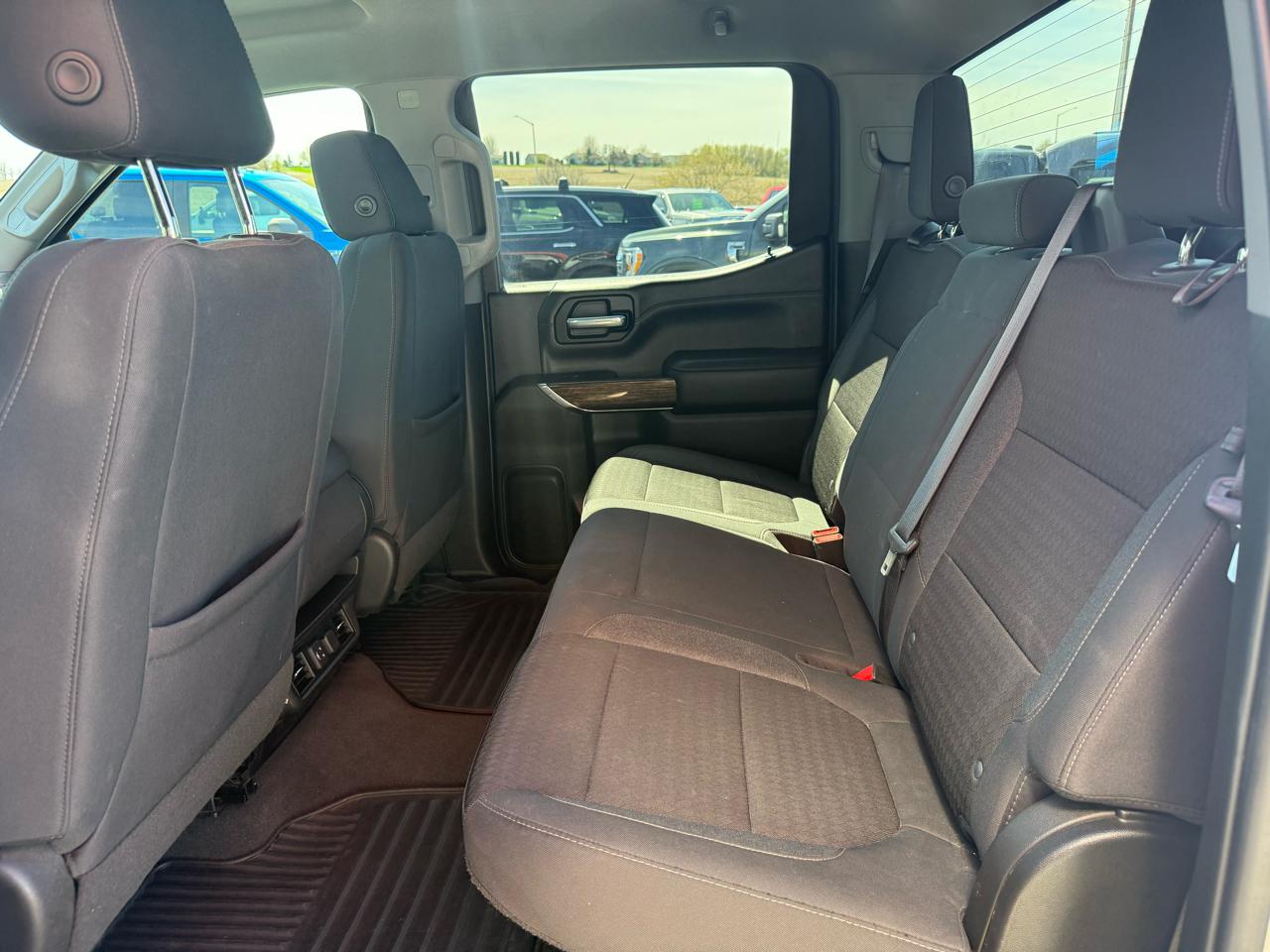 GMC Sierra 1500 Limited 4WD Crew Cab 147" SLE 2022