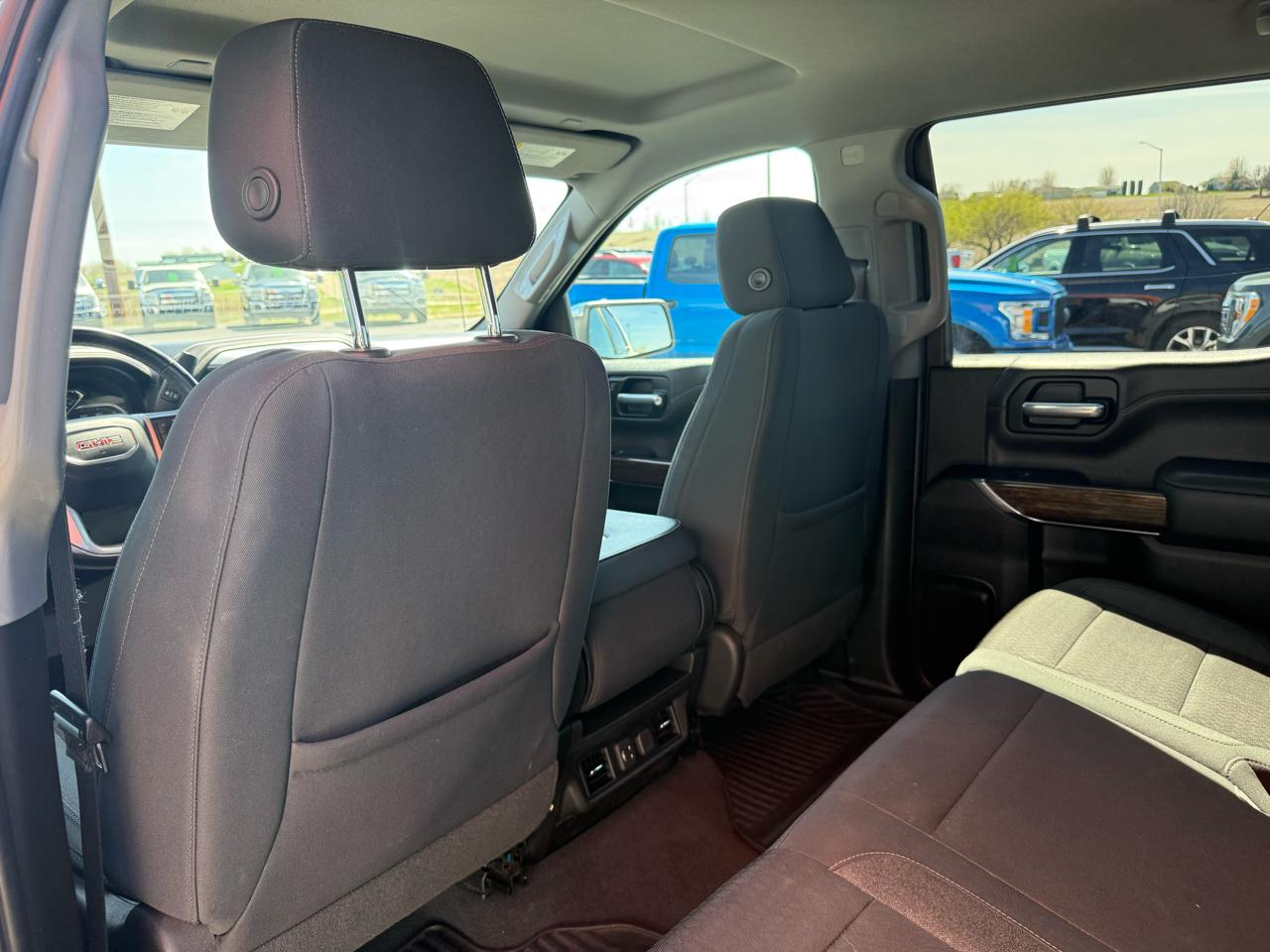 GMC Sierra 1500 Limited 4WD Crew Cab 147" SLE 2022