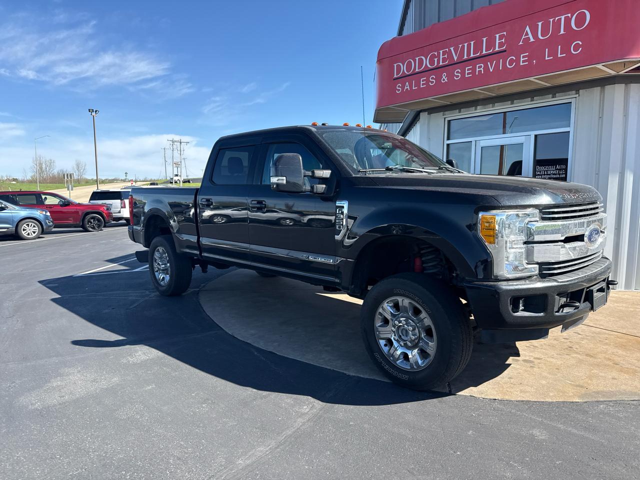 Ford Super Duty F-350 SRW Lariat 4WD Crew Cab 6.75' Box 2017