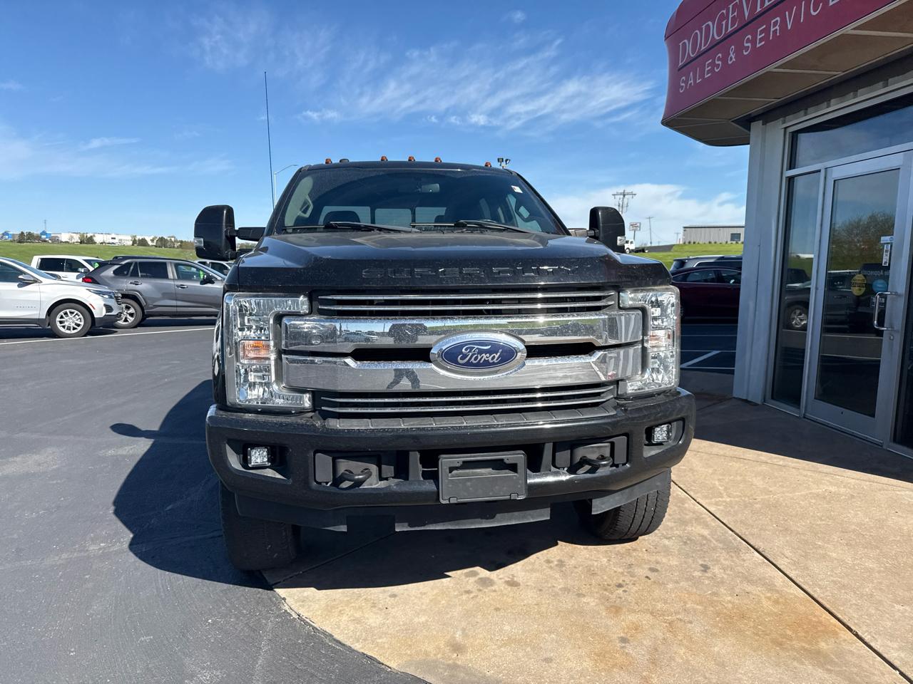 Ford Super Duty F-350 SRW Lariat 4WD Crew Cab 6.75' Box 2017