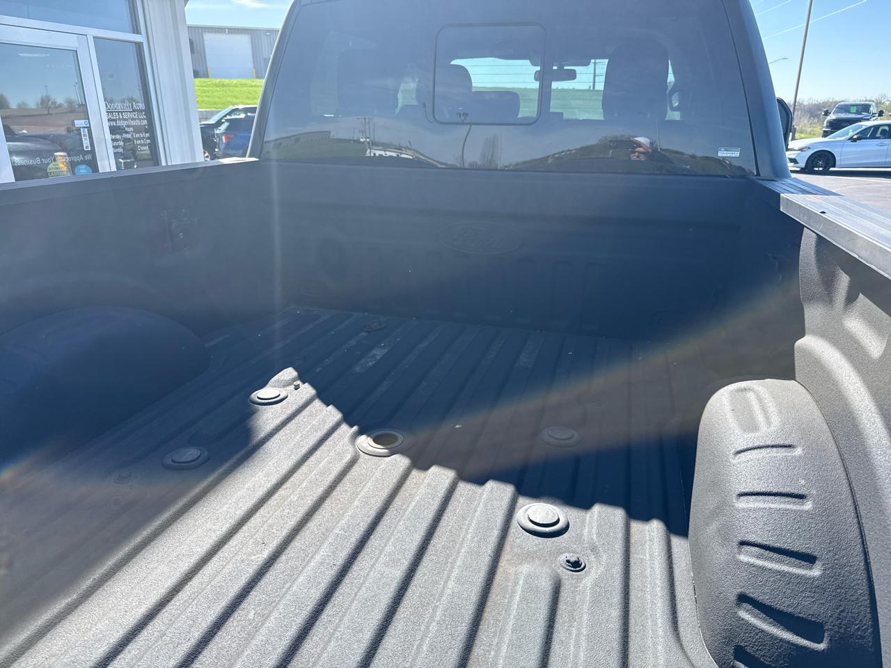 Ford Super Duty F-350 SRW Lariat 4WD Crew Cab 6.75' Box 2017