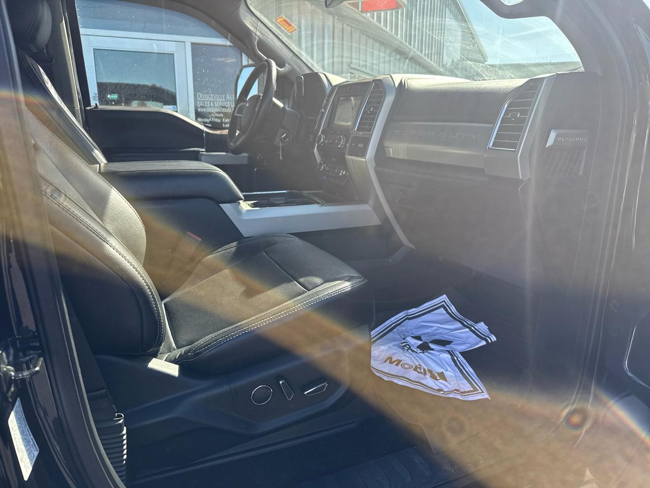 Ford Super Duty F-350 SRW Lariat 4WD Crew Cab 6.75' Box 2017