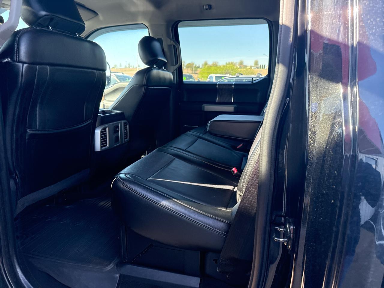 Ford Super Duty F-350 SRW Lariat 4WD Crew Cab 6.75' Box 2017