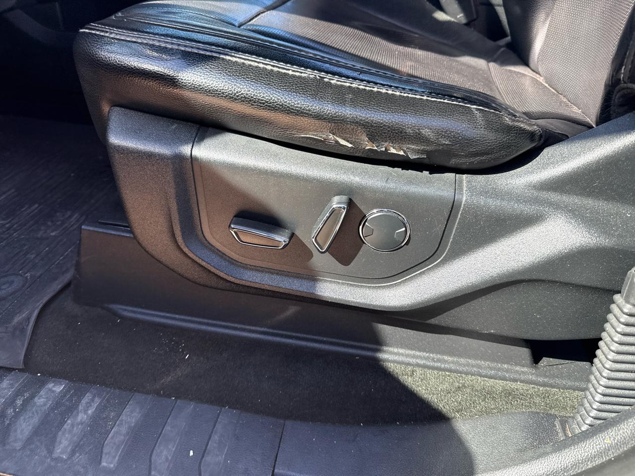 Ford Super Duty F-350 SRW Lariat 4WD Crew Cab 6.75' Box 2017