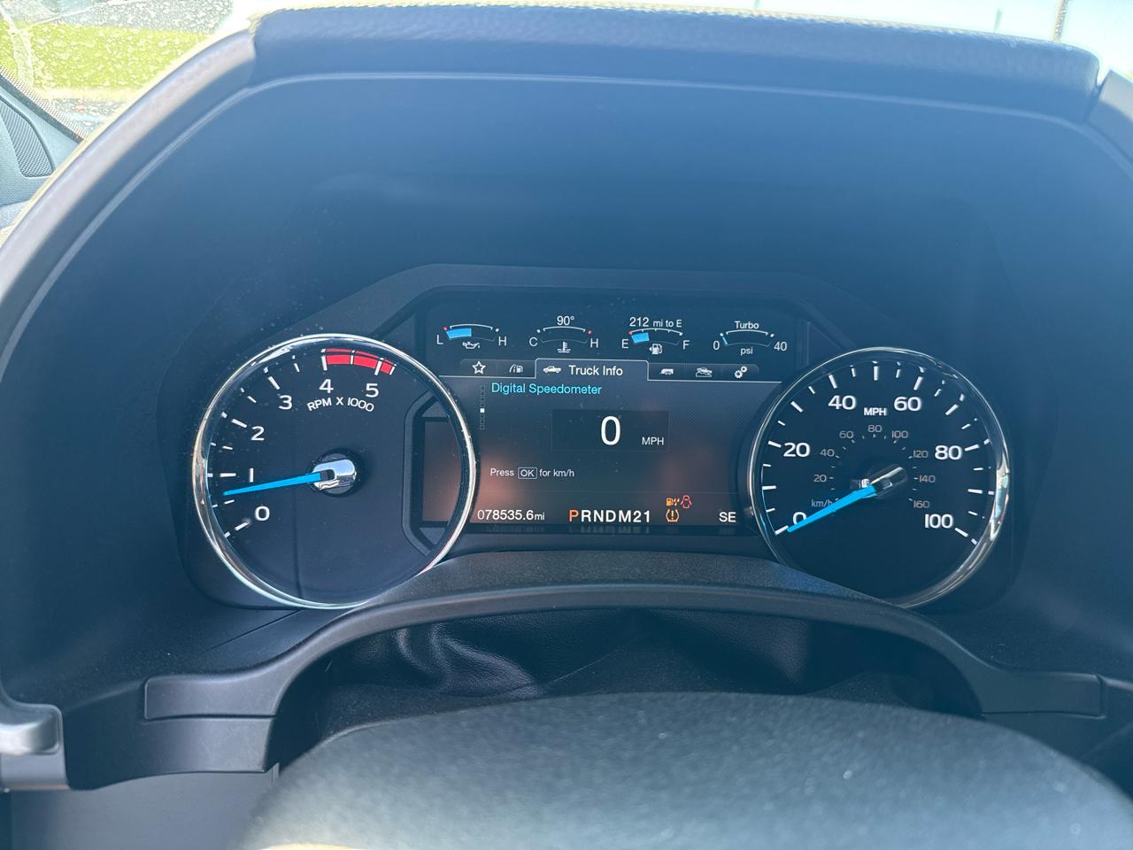 Ford Super Duty F-350 SRW Lariat 4WD Crew Cab 6.75' Box 2017