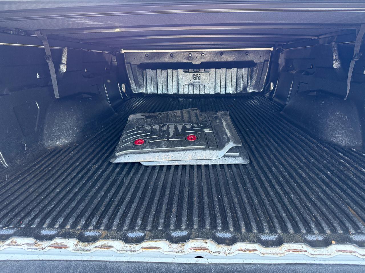 Chevrolet Silverado 2500HD Built After Aug 14 4WD Reg Cab 133.6" Work Truck 2015