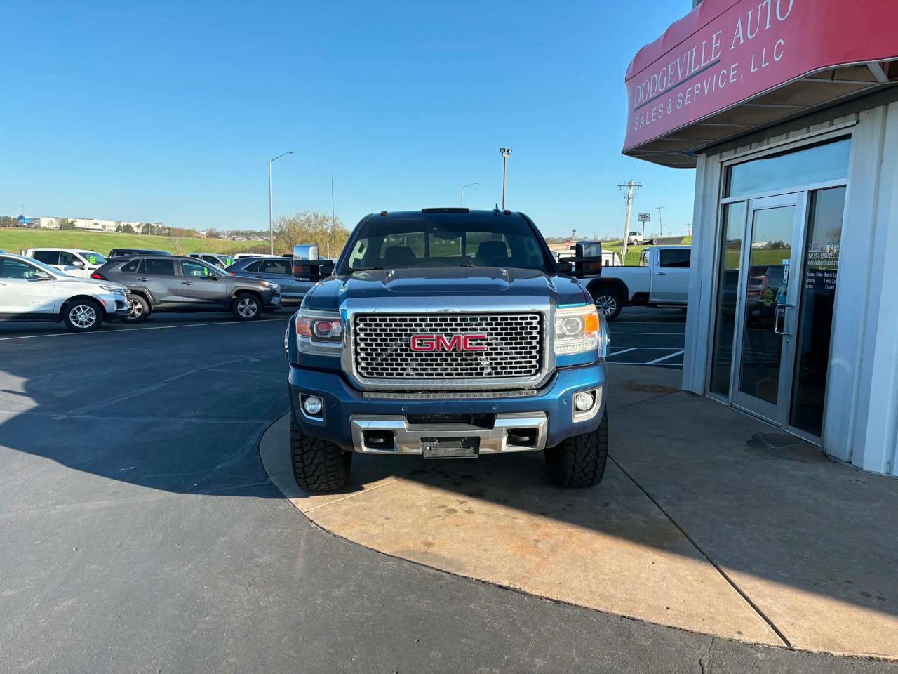 GMC Sierra 2500HD available WiFi 4WD Crew Cab 153.7" Denali 2015