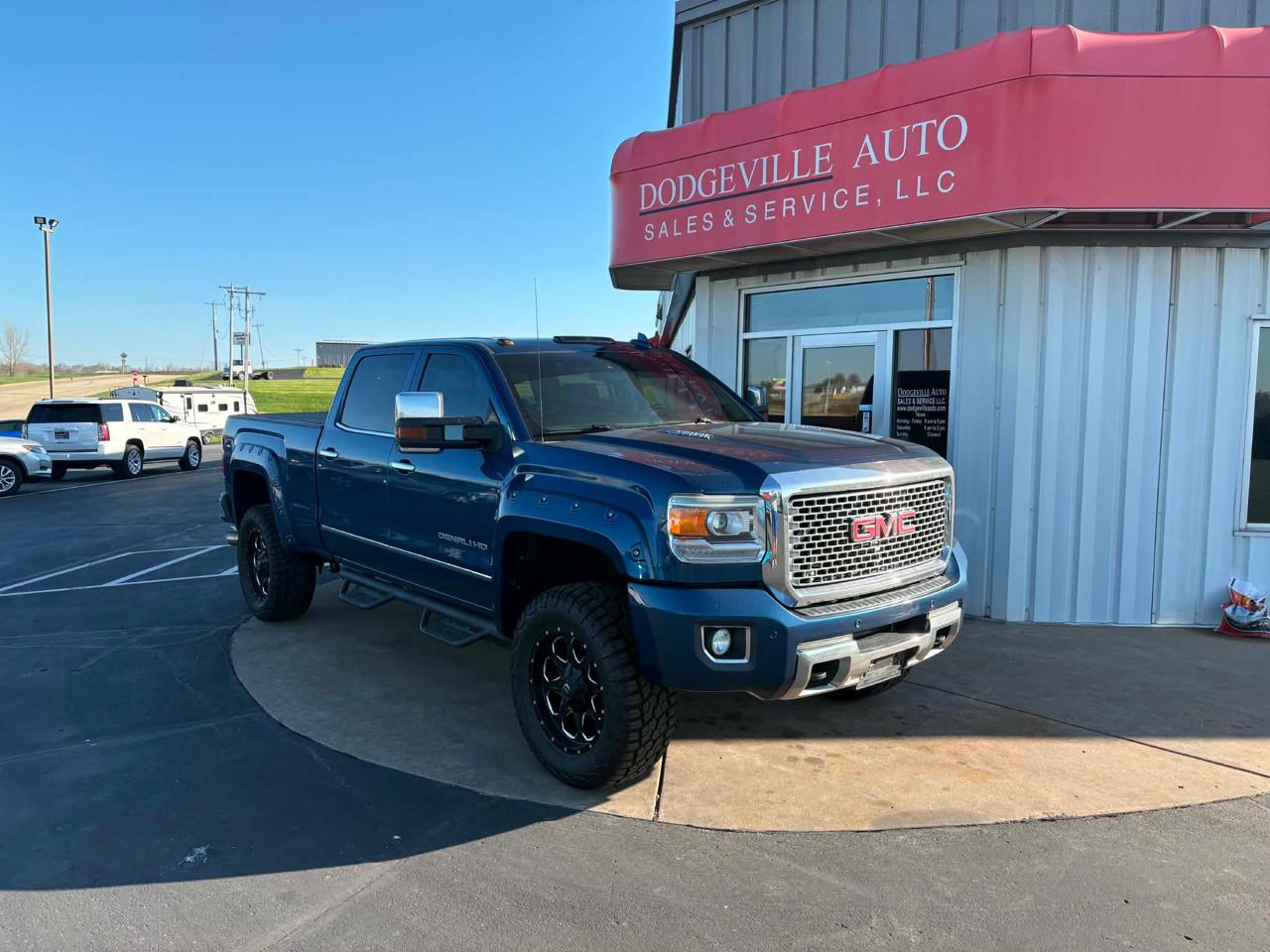 GMC Sierra 2500HD available WiFi 4WD Crew Cab 153.7" Denali 2015