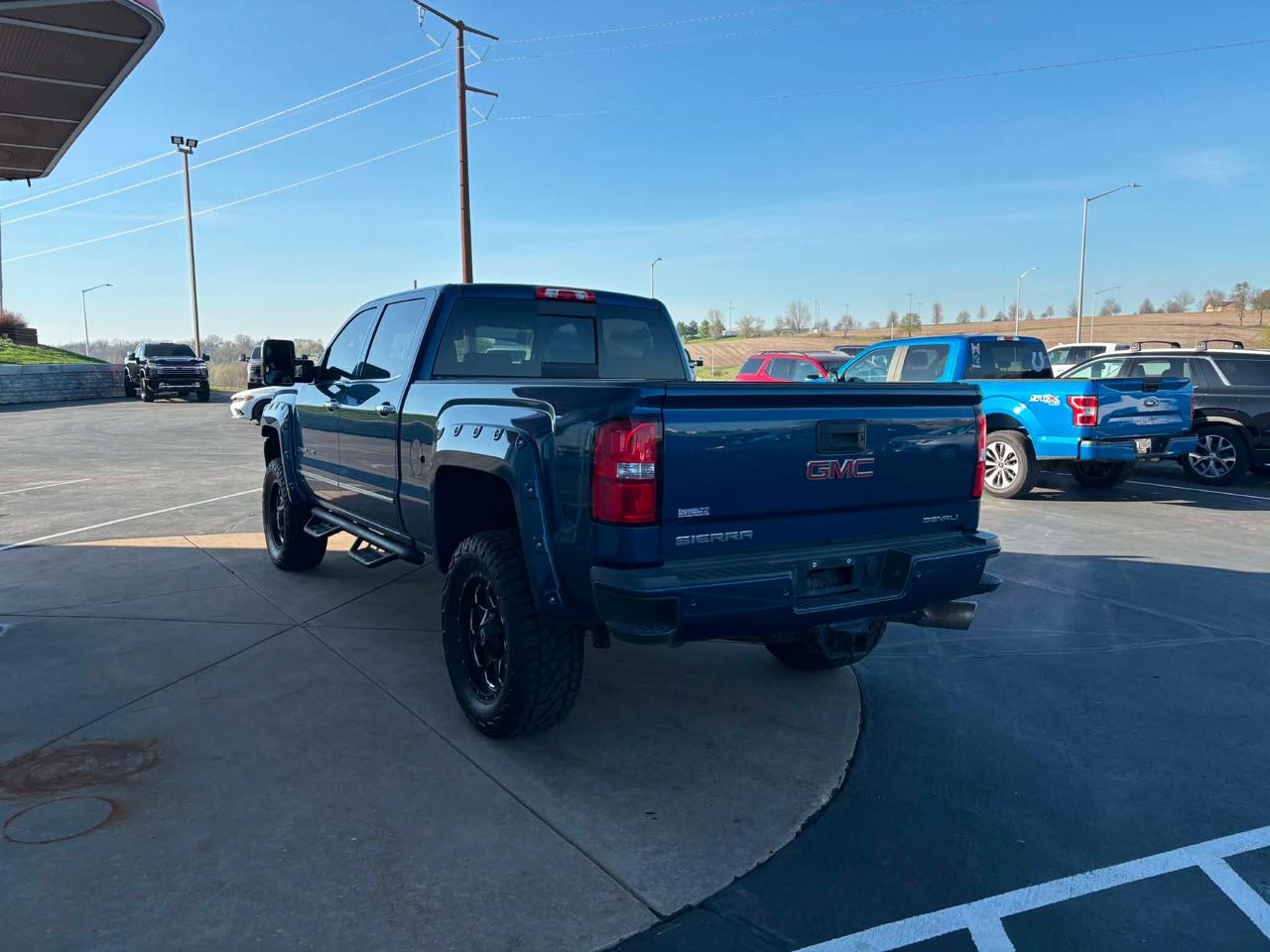 GMC Sierra 2500HD available WiFi 4WD Crew Cab 153.7" Denali 2015