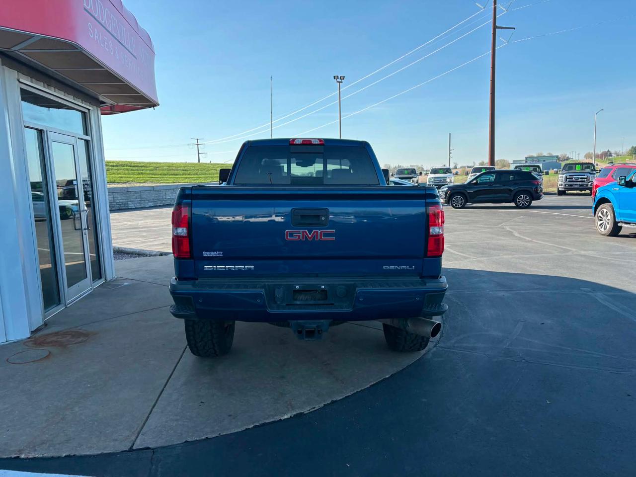 GMC Sierra 2500HD available WiFi 4WD Crew Cab 153.7" Denali 2015