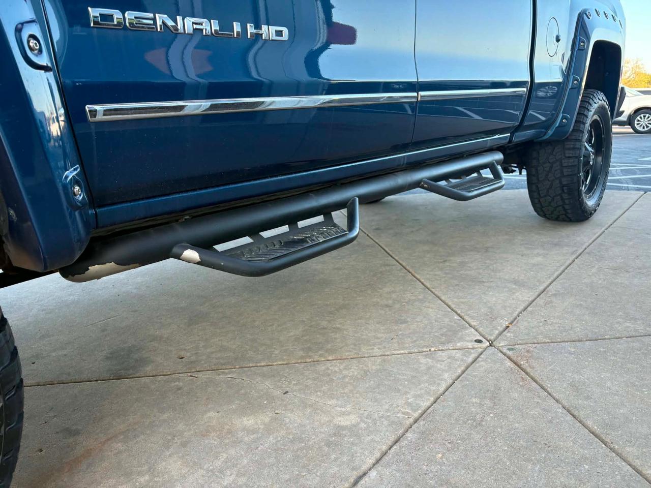 GMC Sierra 2500HD available WiFi 4WD Crew Cab 153.7" Denali 2015