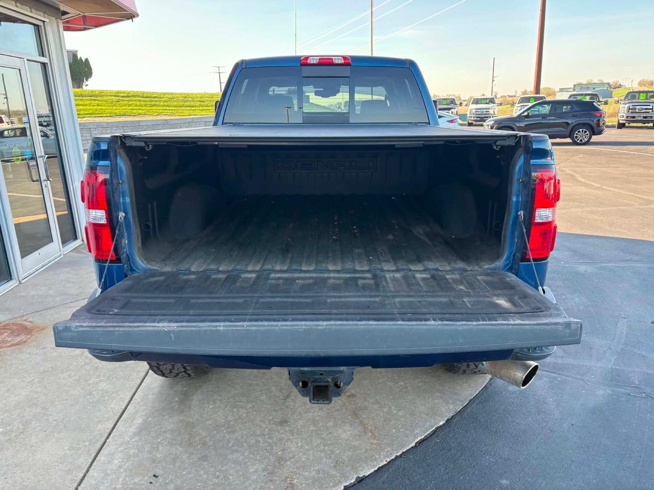 GMC Sierra 2500HD available WiFi 4WD Crew Cab 153.7" Denali 2015