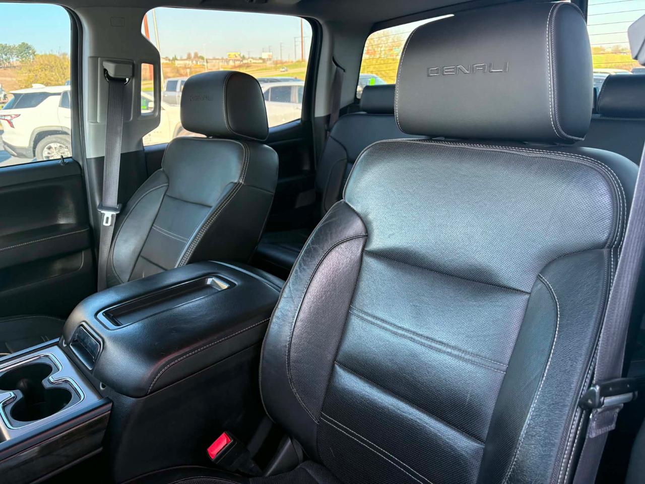 GMC Sierra 2500HD available WiFi 4WD Crew Cab 153.7" Denali 2015