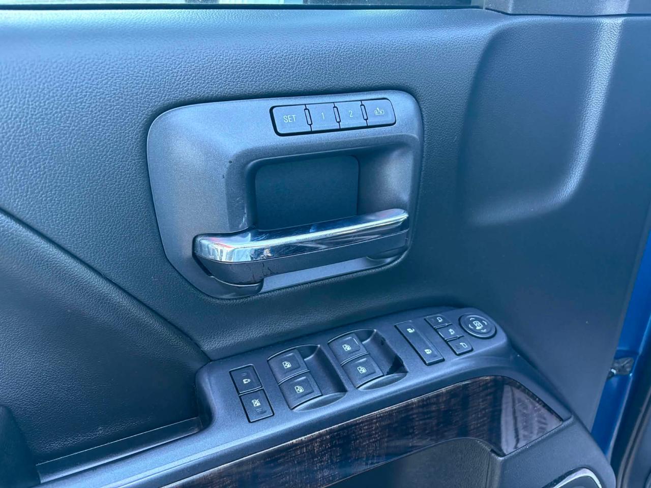 GMC Sierra 2500HD available WiFi 4WD Crew Cab 153.7" Denali 2015