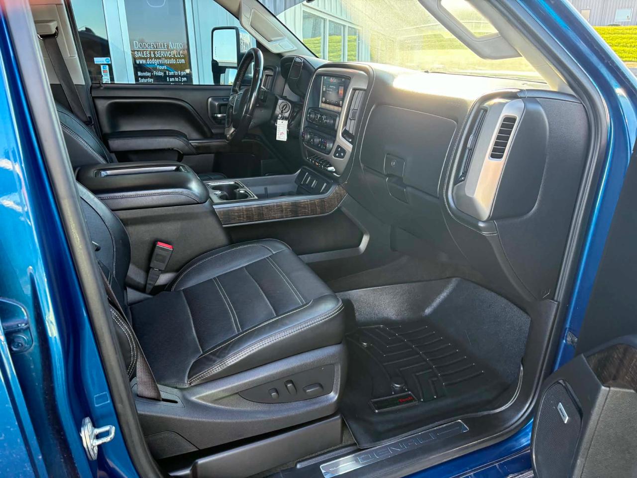 GMC Sierra 2500HD available WiFi 4WD Crew Cab 153.7" Denali 2015