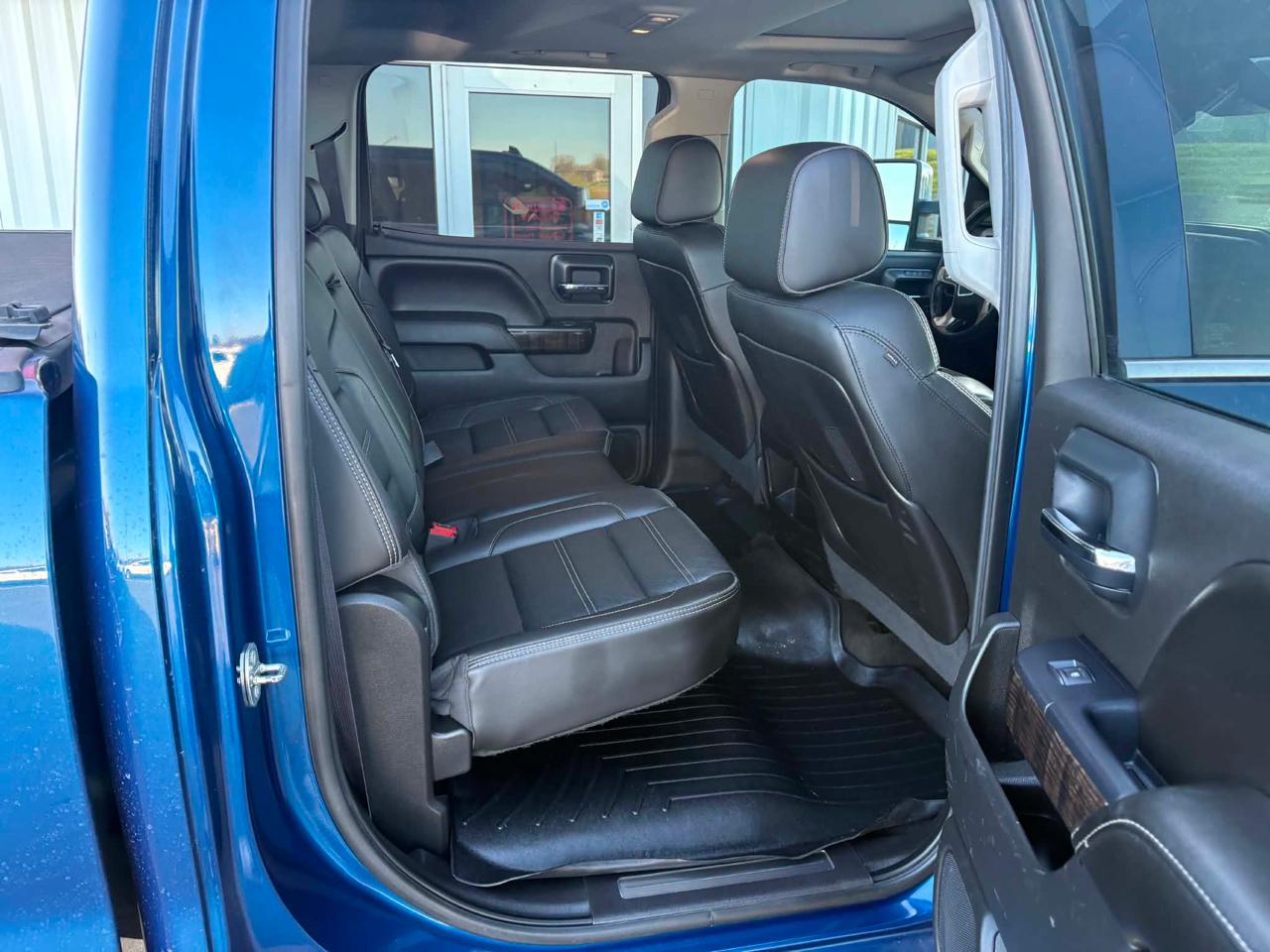 GMC Sierra 2500HD available WiFi 4WD Crew Cab 153.7" Denali 2015