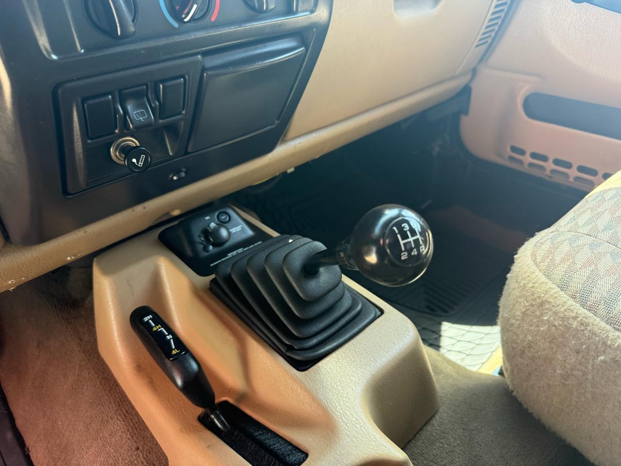 Jeep Wrangler 2dr Sport 2000