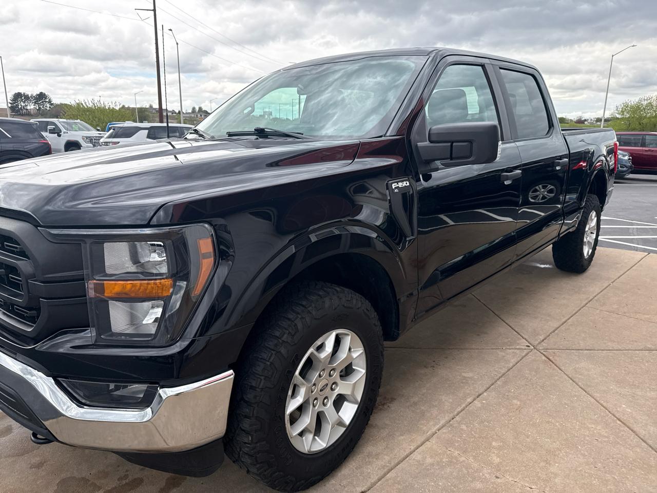 Ford F-150 XL 4WD SuperCrew 5.5' Box 2023
