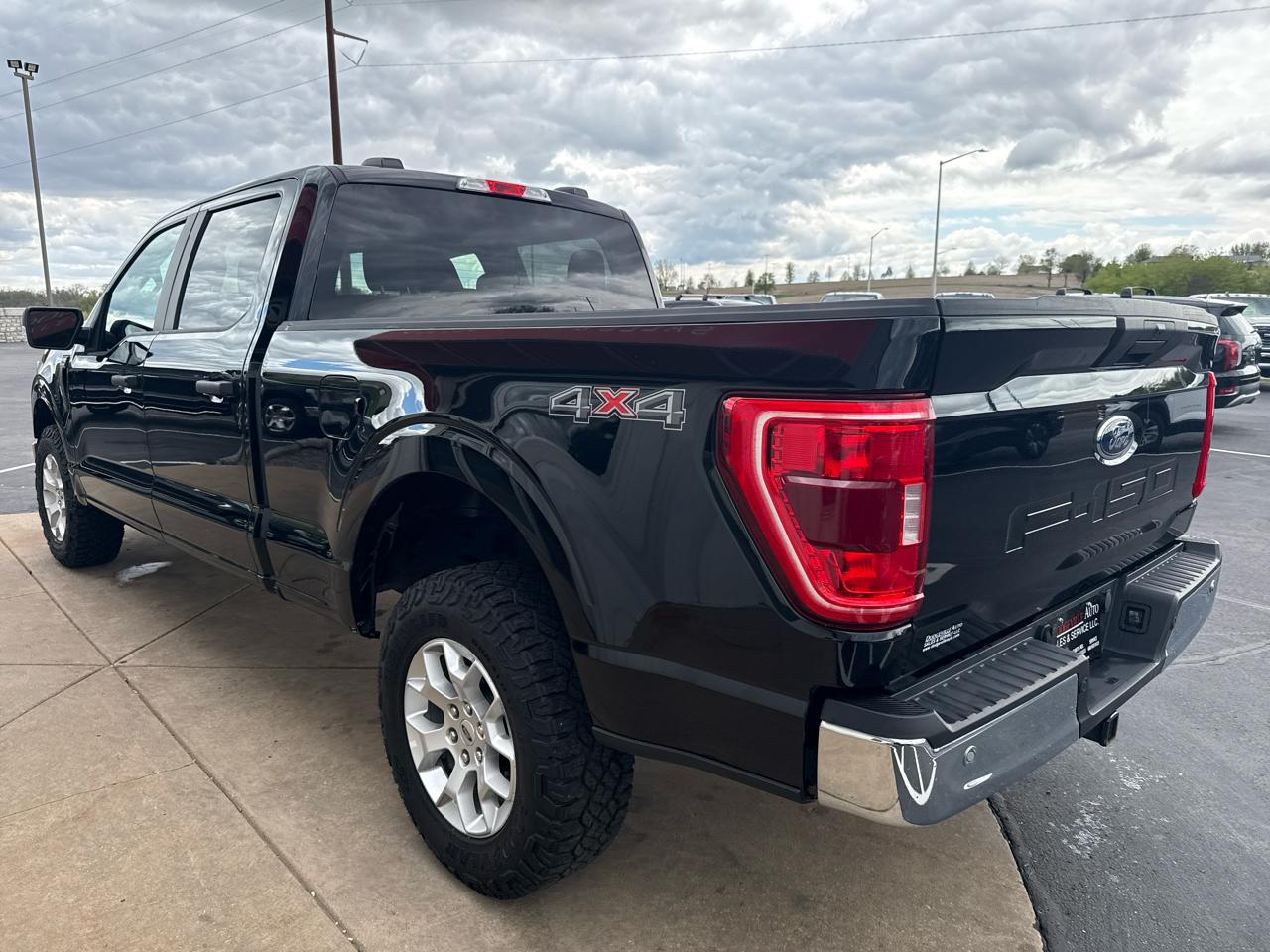 Ford F-150 XL 4WD SuperCrew 5.5' Box 2023
