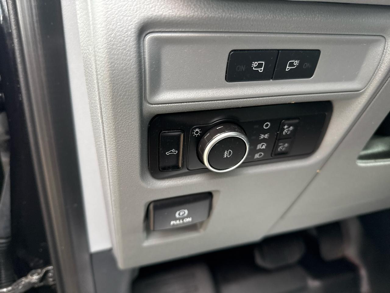 Ford F-150 XL 4WD SuperCrew 5.5' Box 2023