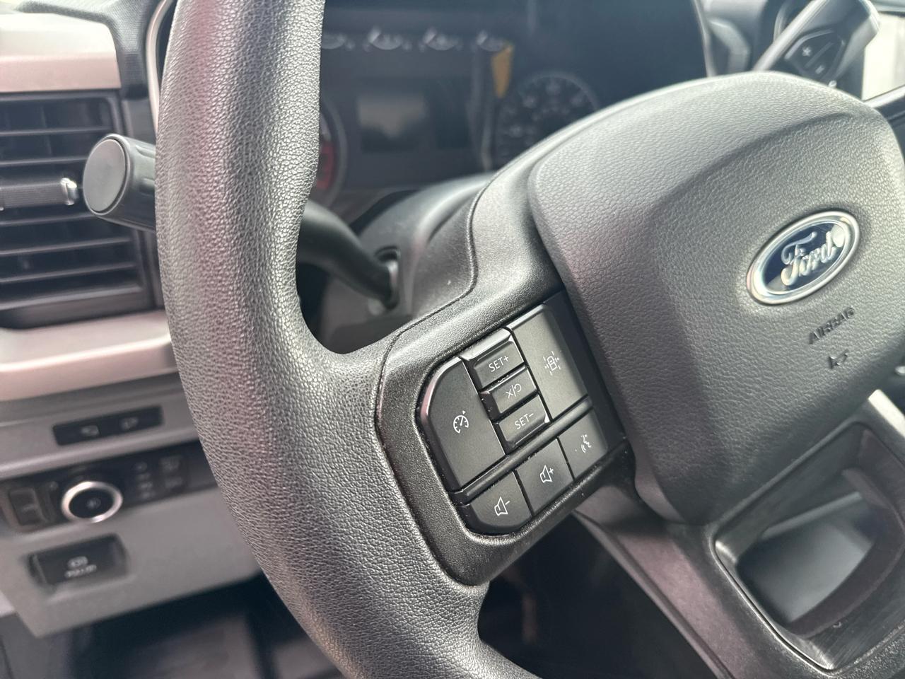Ford F-150 XL 4WD SuperCrew 5.5' Box 2023
