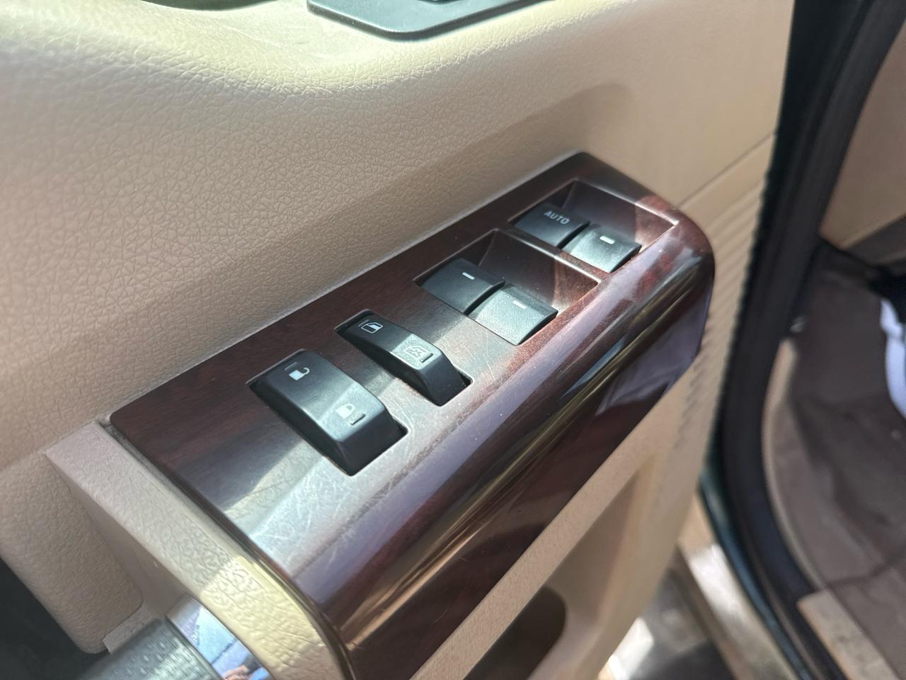 Ford Super Duty F-250 SRW Lariat 4WD Crew Cab 6.75' Box 2010