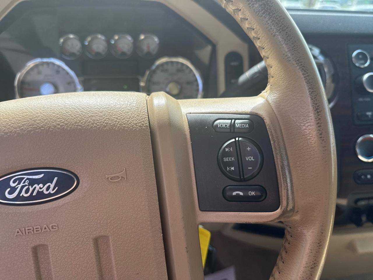 Ford Super Duty F-250 SRW Lariat 4WD Crew Cab 6.75' Box 2010