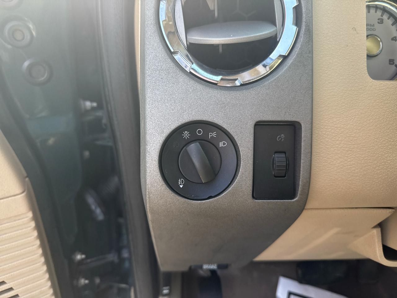 Ford Super Duty F-250 SRW Lariat 4WD Crew Cab 6.75' Box 2010