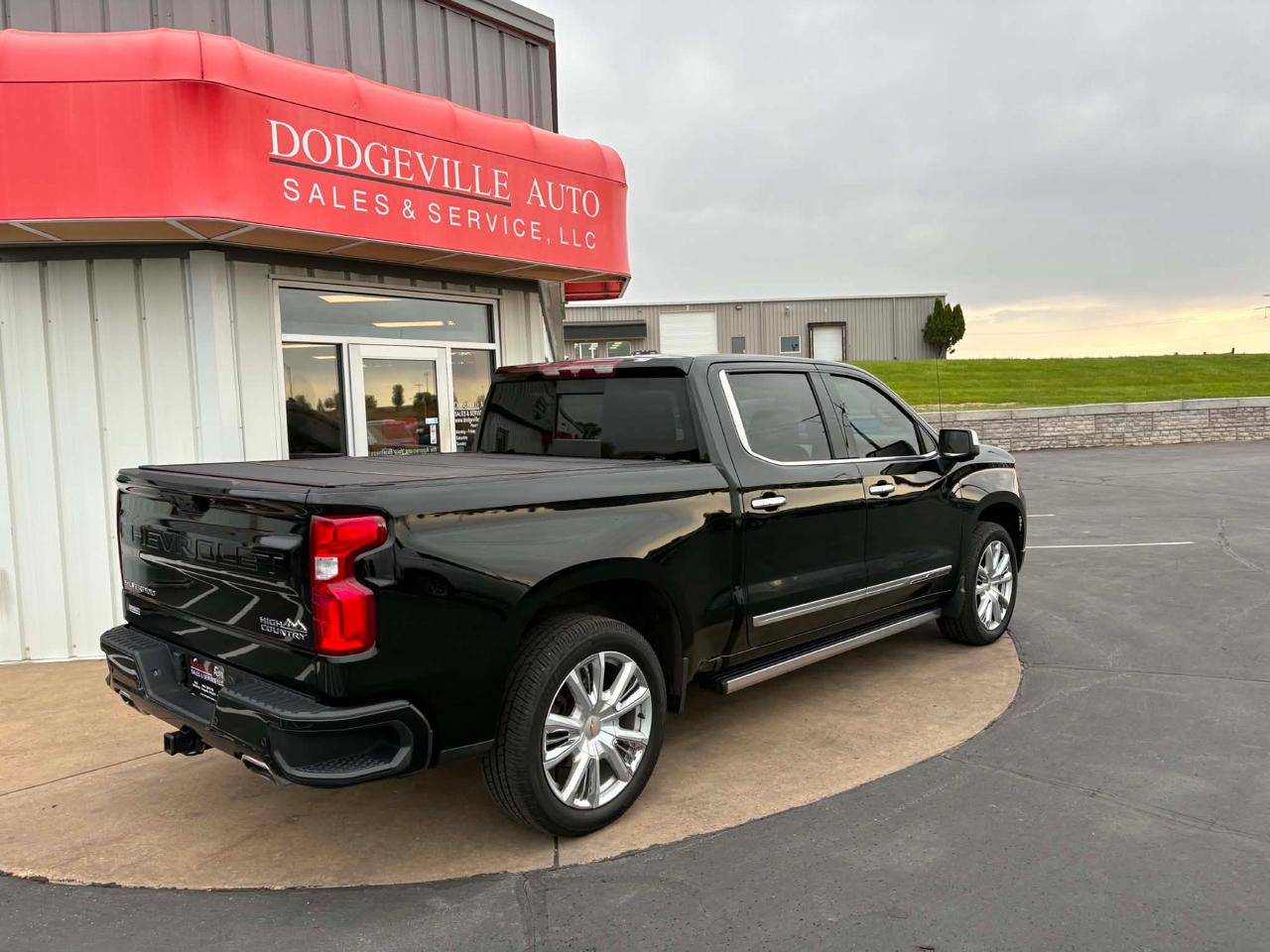 Chevrolet Silverado 1500 4WD Crew Cab 147" High Country 2022