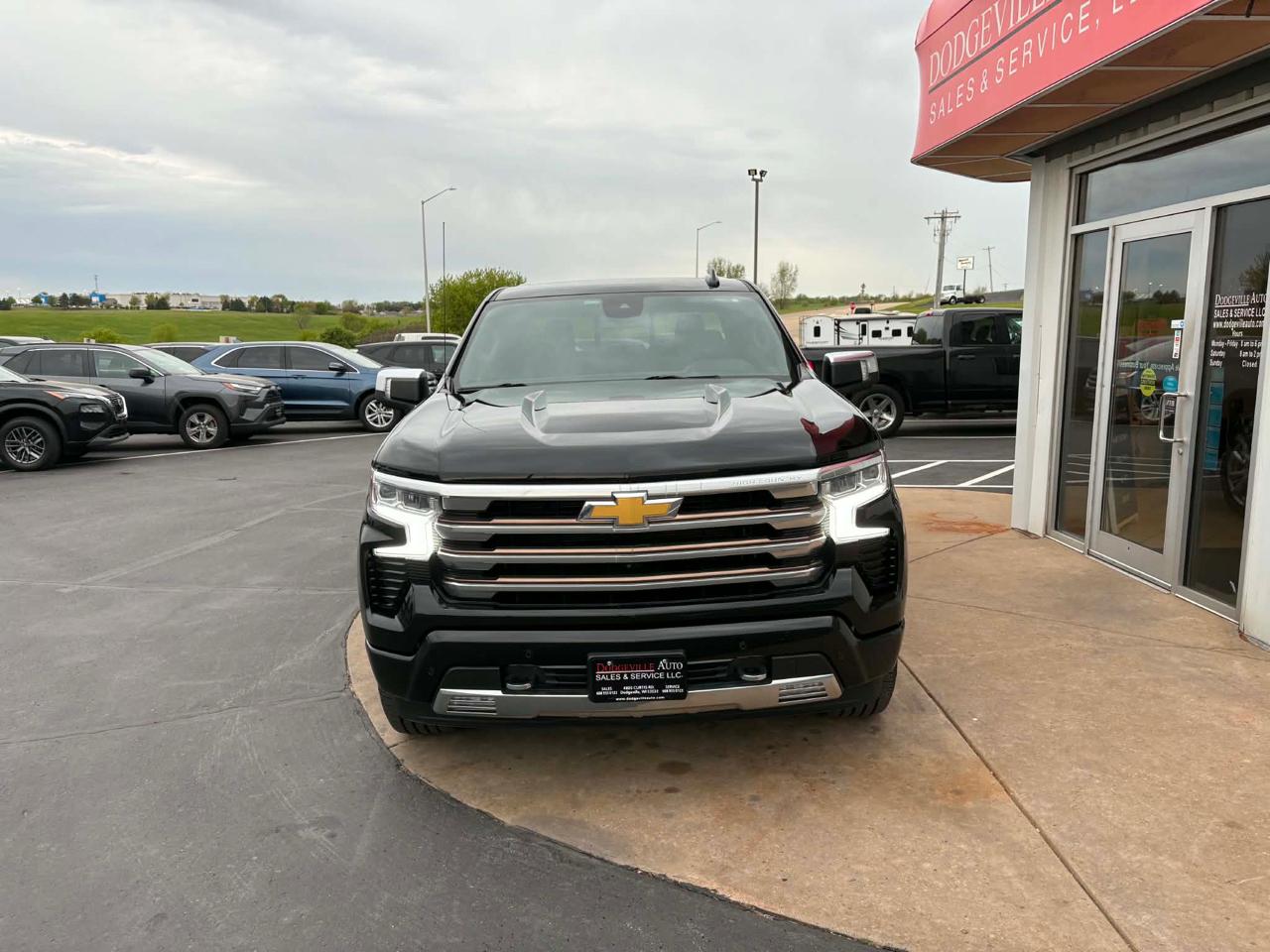 Chevrolet Silverado 1500 4WD Crew Cab 147" High Country 2022