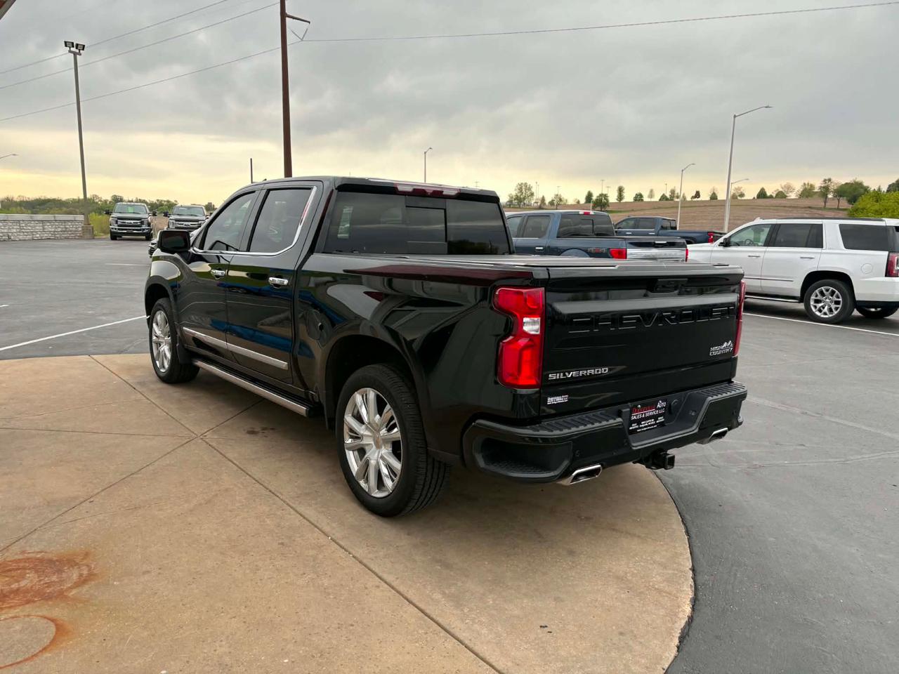 Chevrolet Silverado 1500 4WD Crew Cab 147" High Country 2022