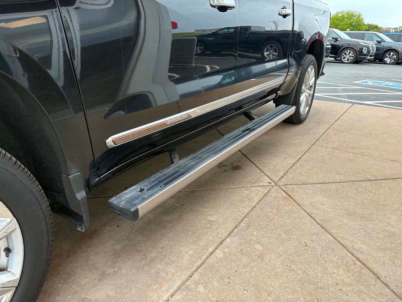 Chevrolet Silverado 1500 4WD Crew Cab 147" High Country 2022