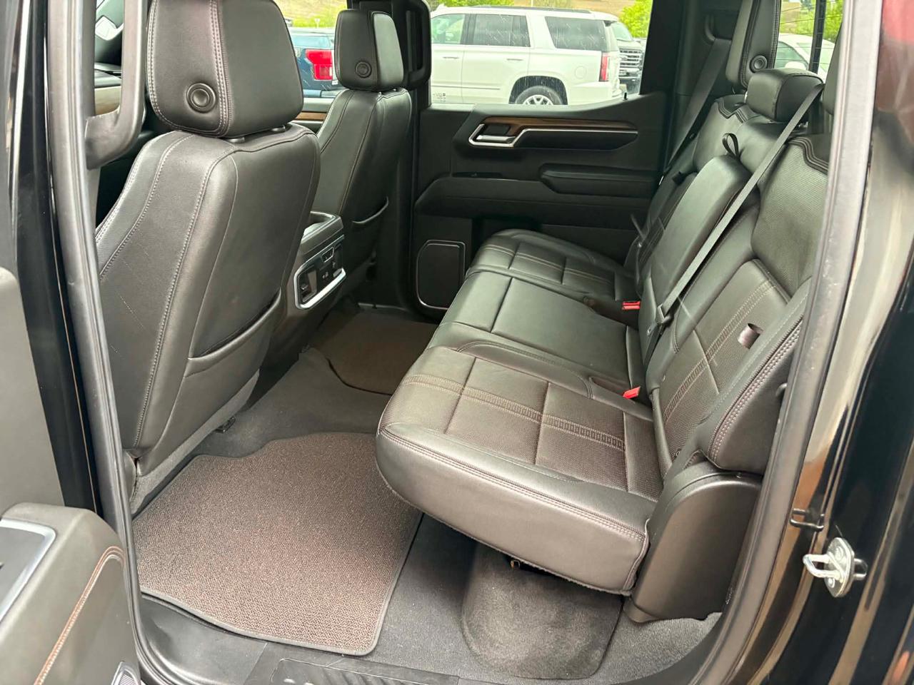 Chevrolet Silverado 1500 4WD Crew Cab 147" High Country 2022