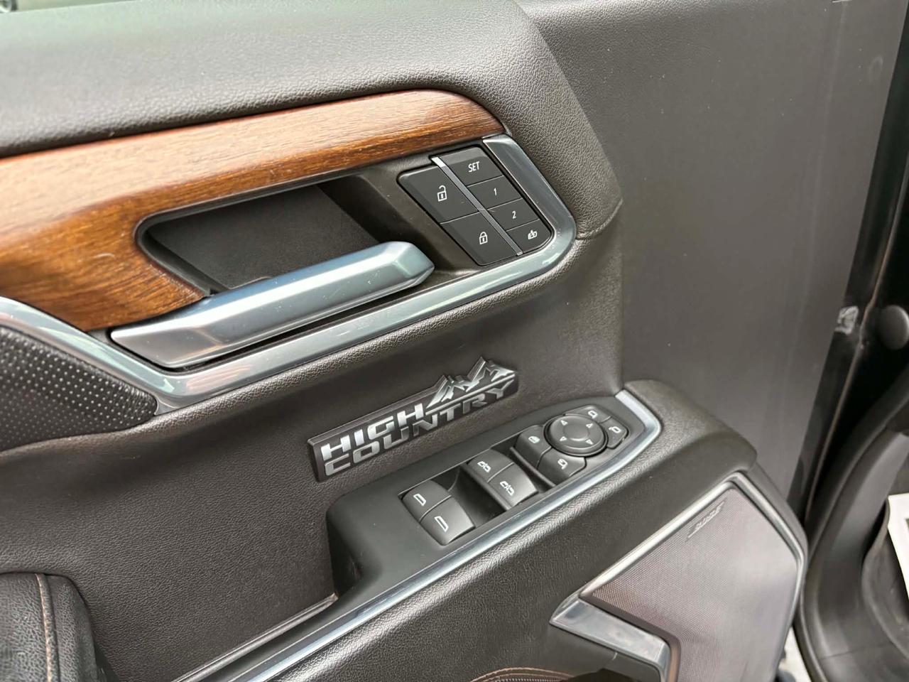 Chevrolet Silverado 1500 4WD Crew Cab 147" High Country 2022