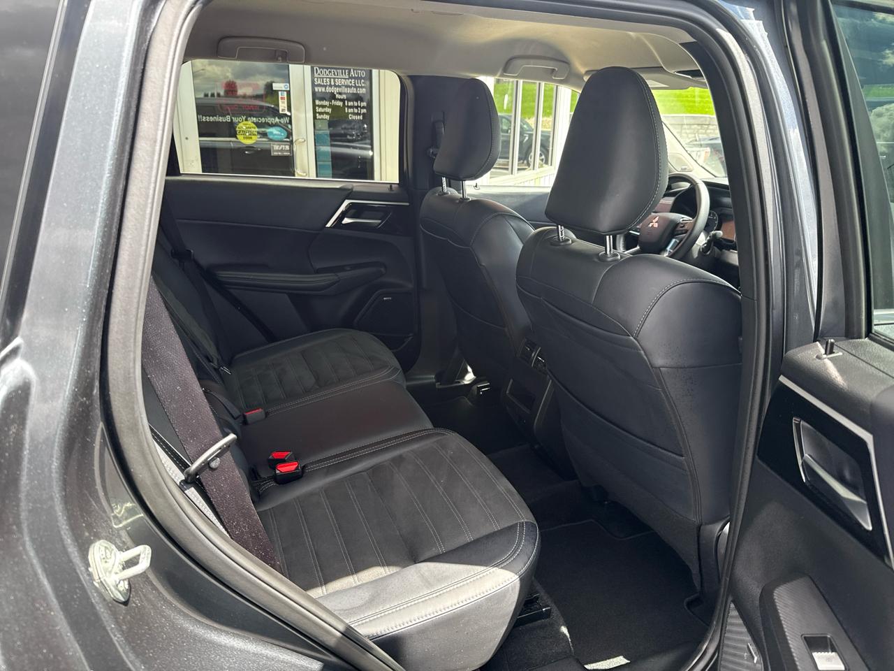 Mitsubishi Outlander SE S-AWC 2025