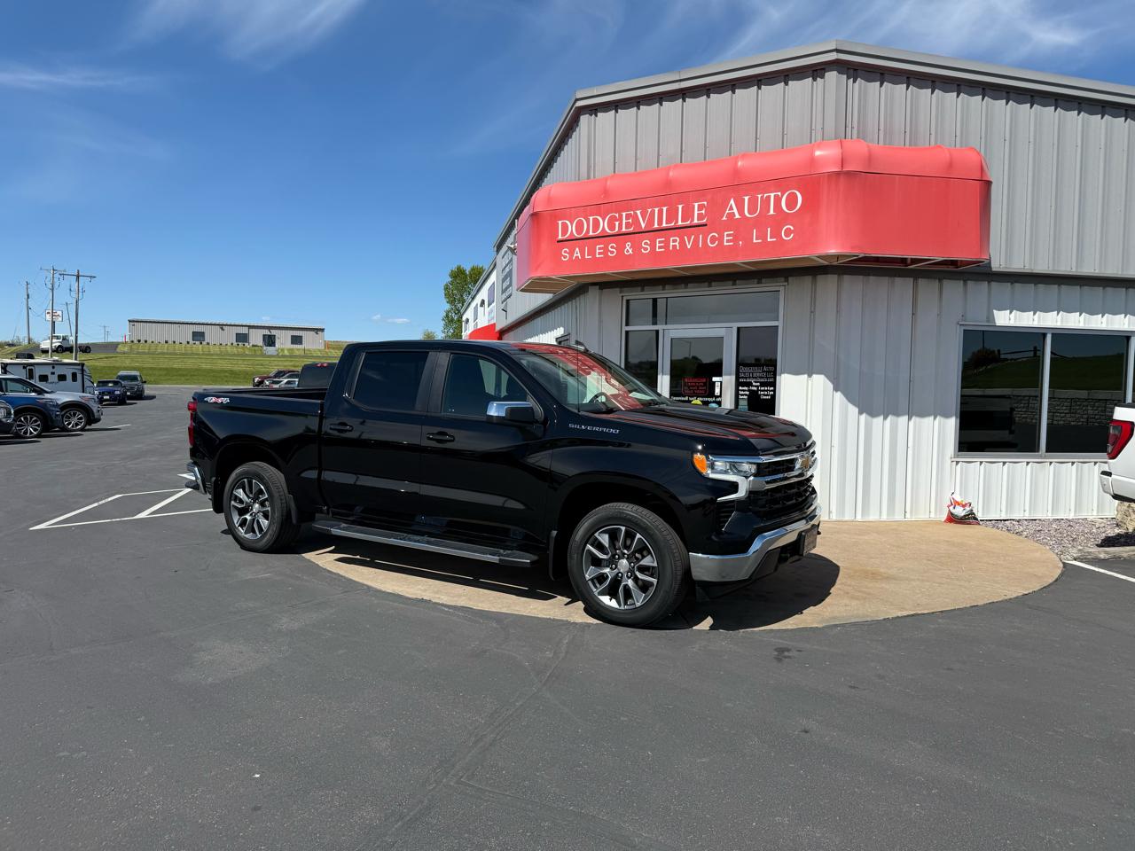 Chevrolet Silverado 1500 4WD Crew Cab 147" LT w/1LT 2024