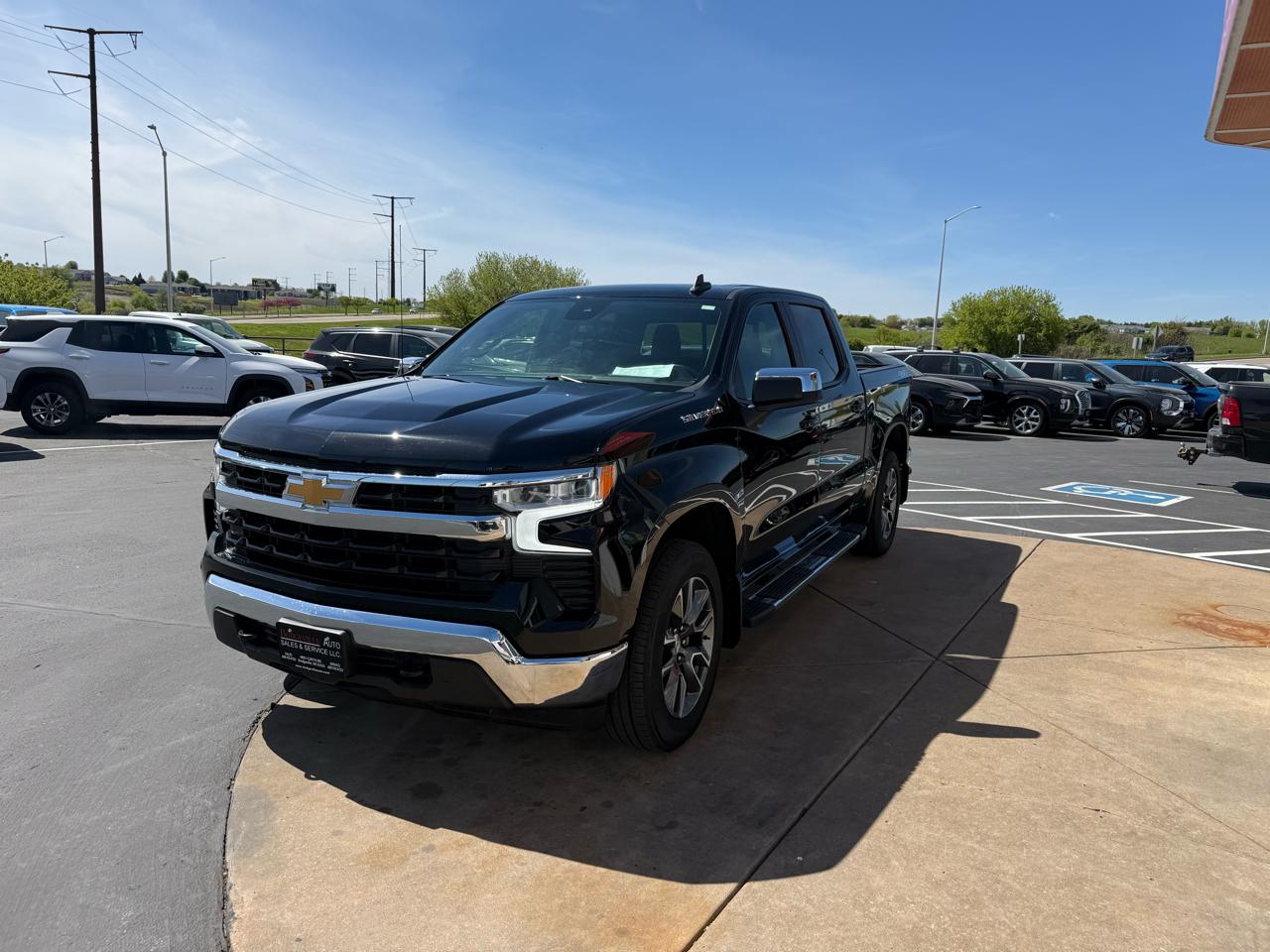 Chevrolet Silverado 1500 4WD Crew Cab 147" LT w/1LT 2024