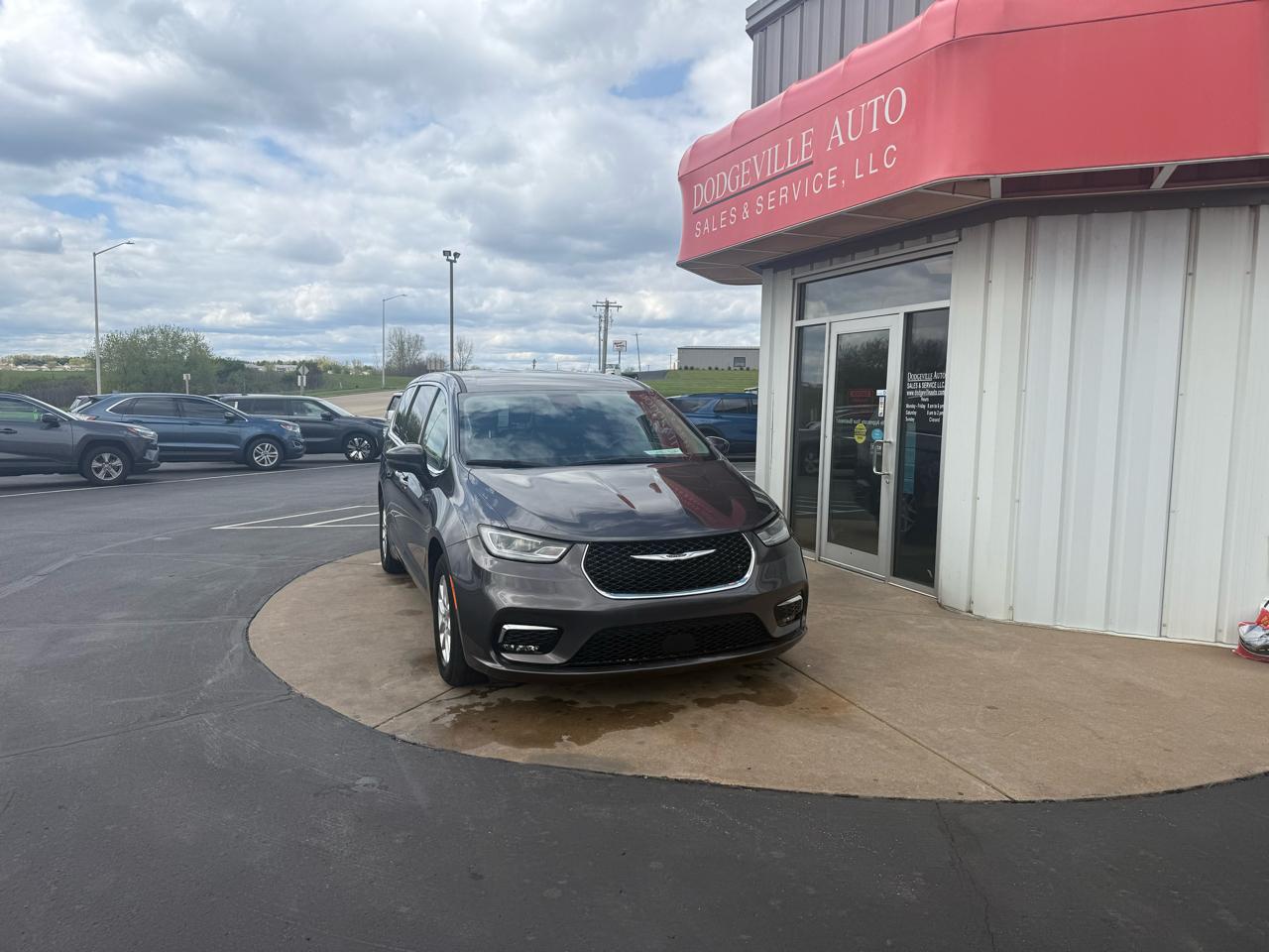 Chrysler Pacifica Touring L FWD 2023