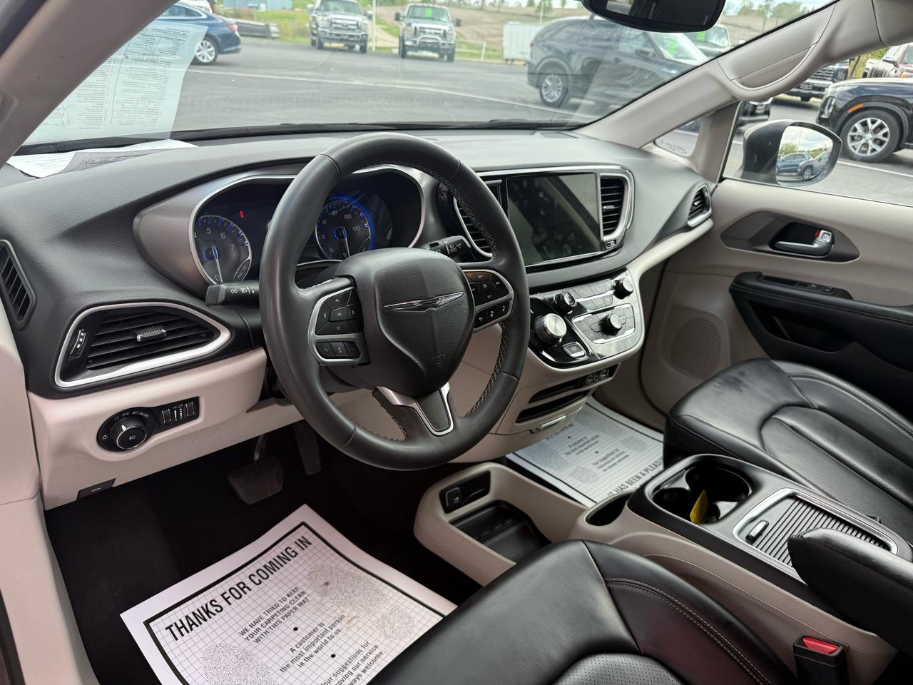 Chrysler Pacifica Touring L FWD 2023