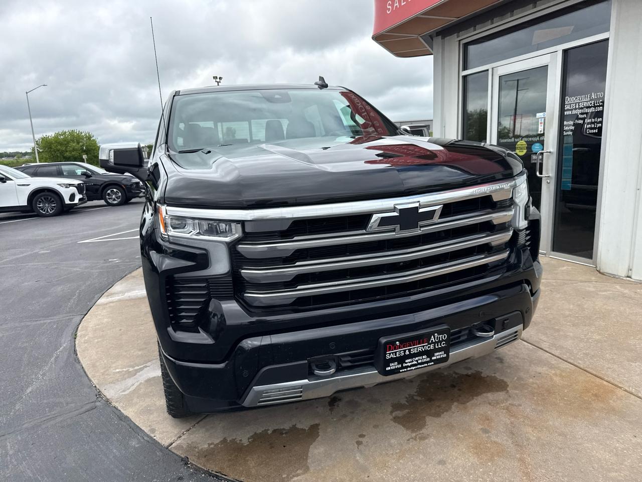 Chevrolet Silverado 1500 4WD Crew Cab 147" High Country 2023