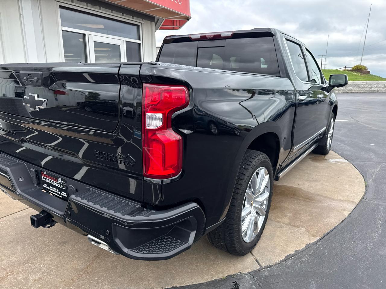 Chevrolet Silverado 1500 4WD Crew Cab 147" High Country 2023
