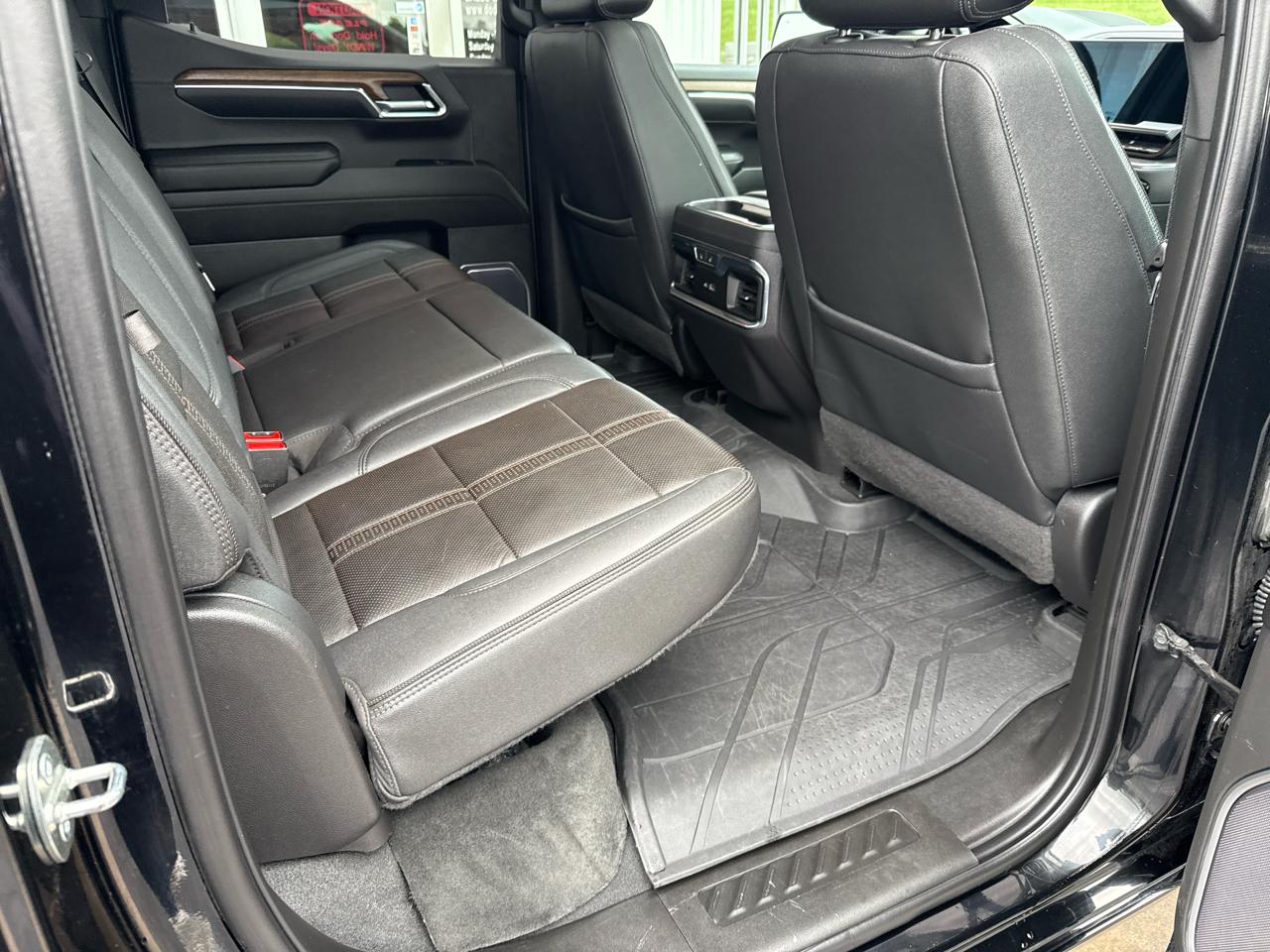Chevrolet Silverado 1500 4WD Crew Cab 147" High Country 2023