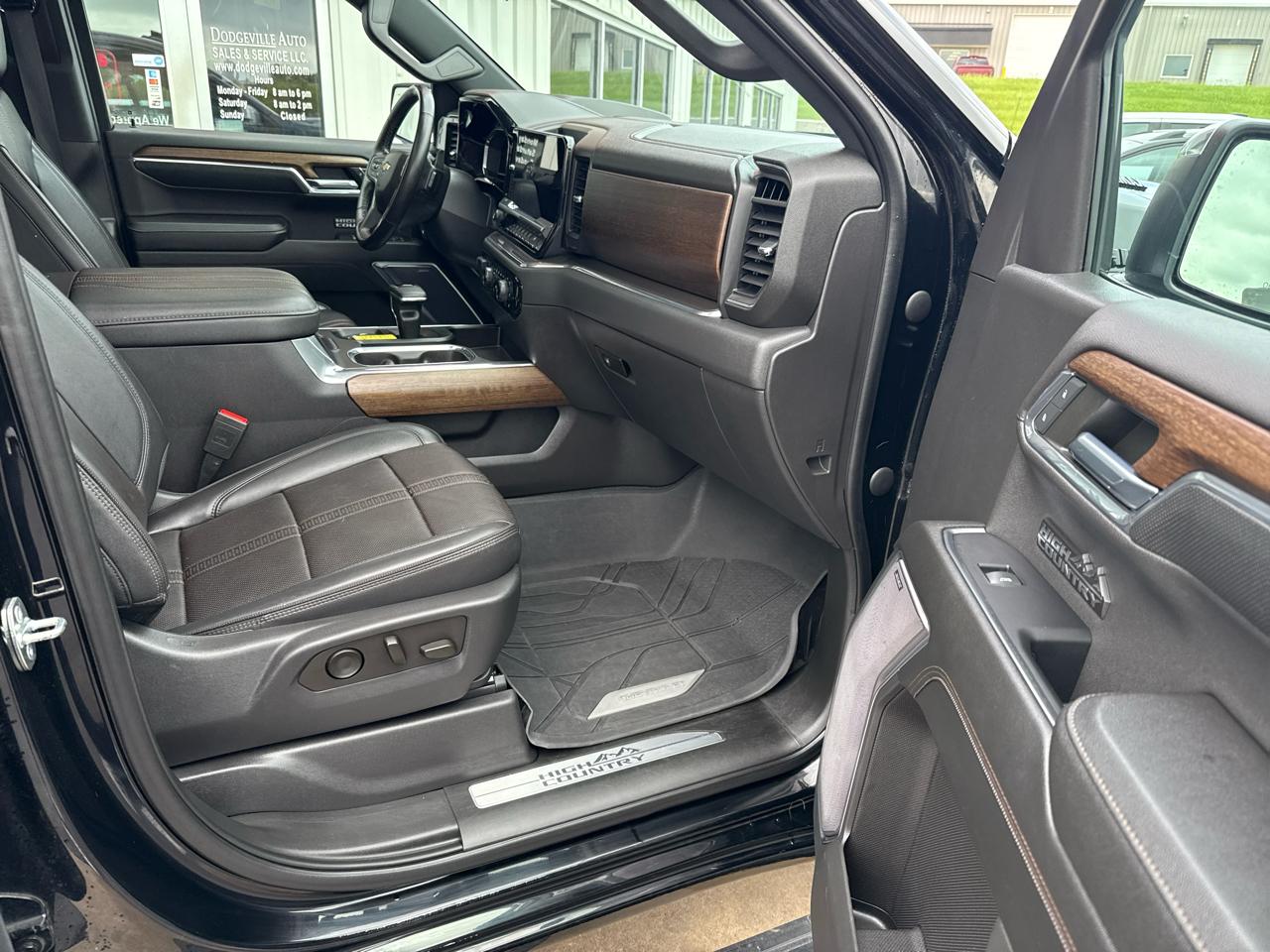 Chevrolet Silverado 1500 4WD Crew Cab 147" High Country 2023