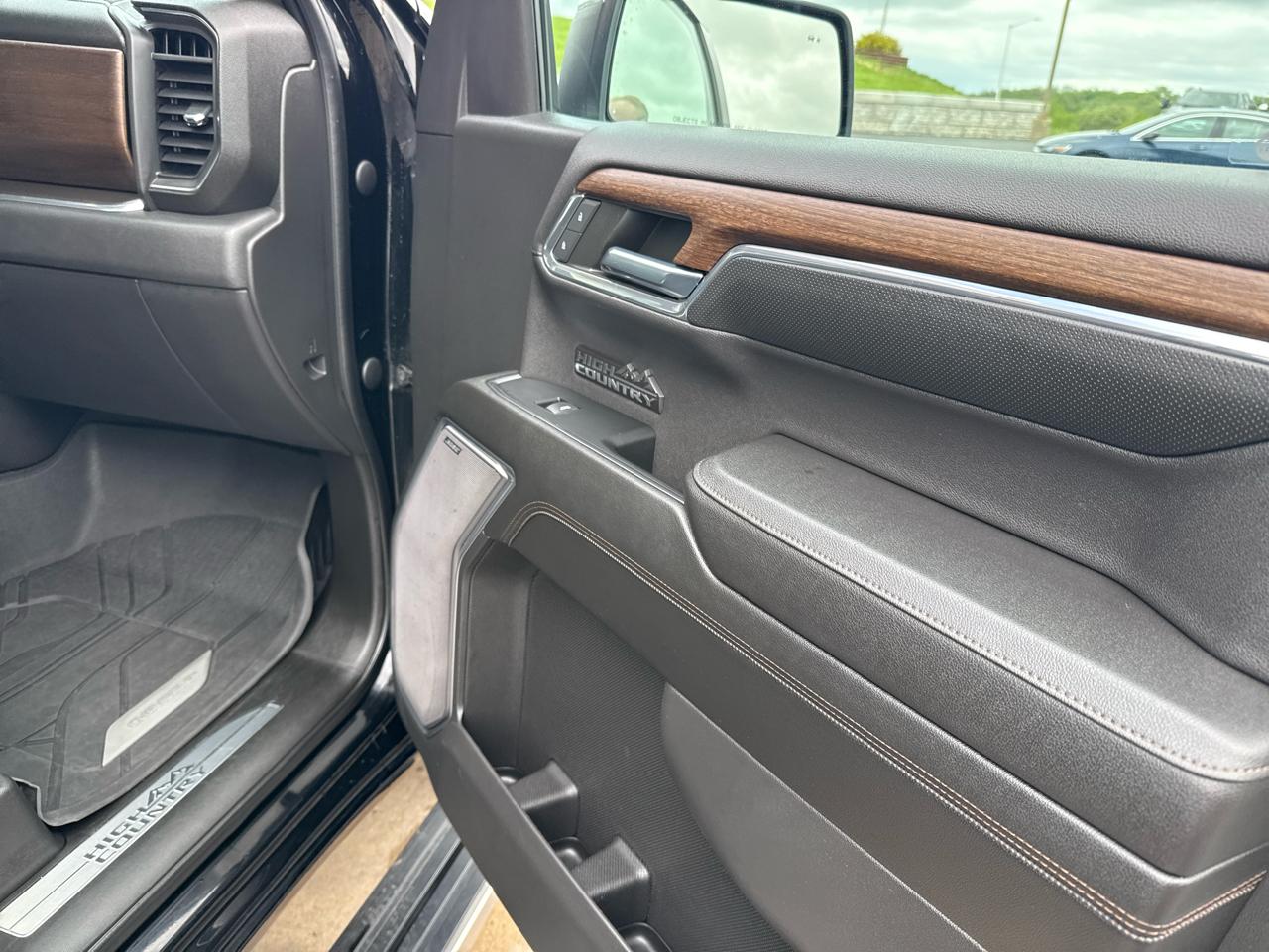 Chevrolet Silverado 1500 4WD Crew Cab 147" High Country 2023